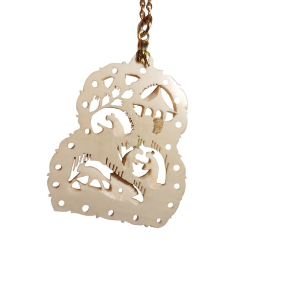 Vintage Hand Carved Bone Japanese Pendant - Picture 4 of 9